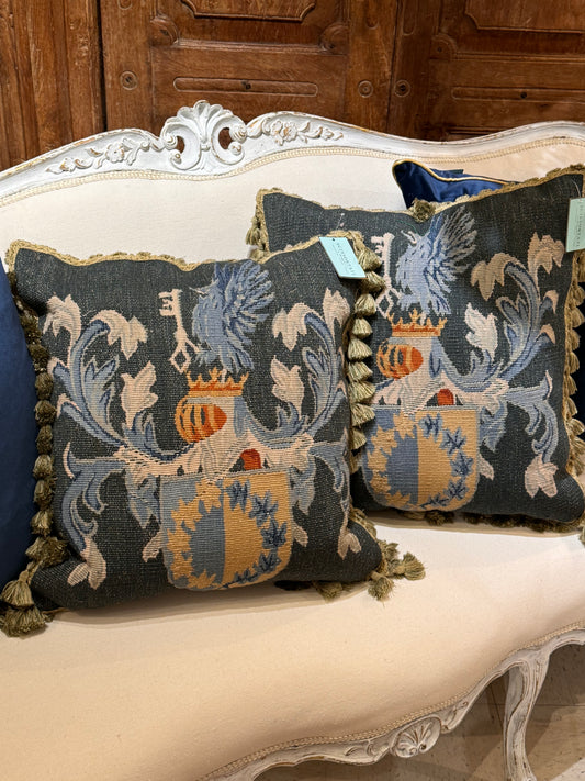 Aubusson Pillow Crest 20x20