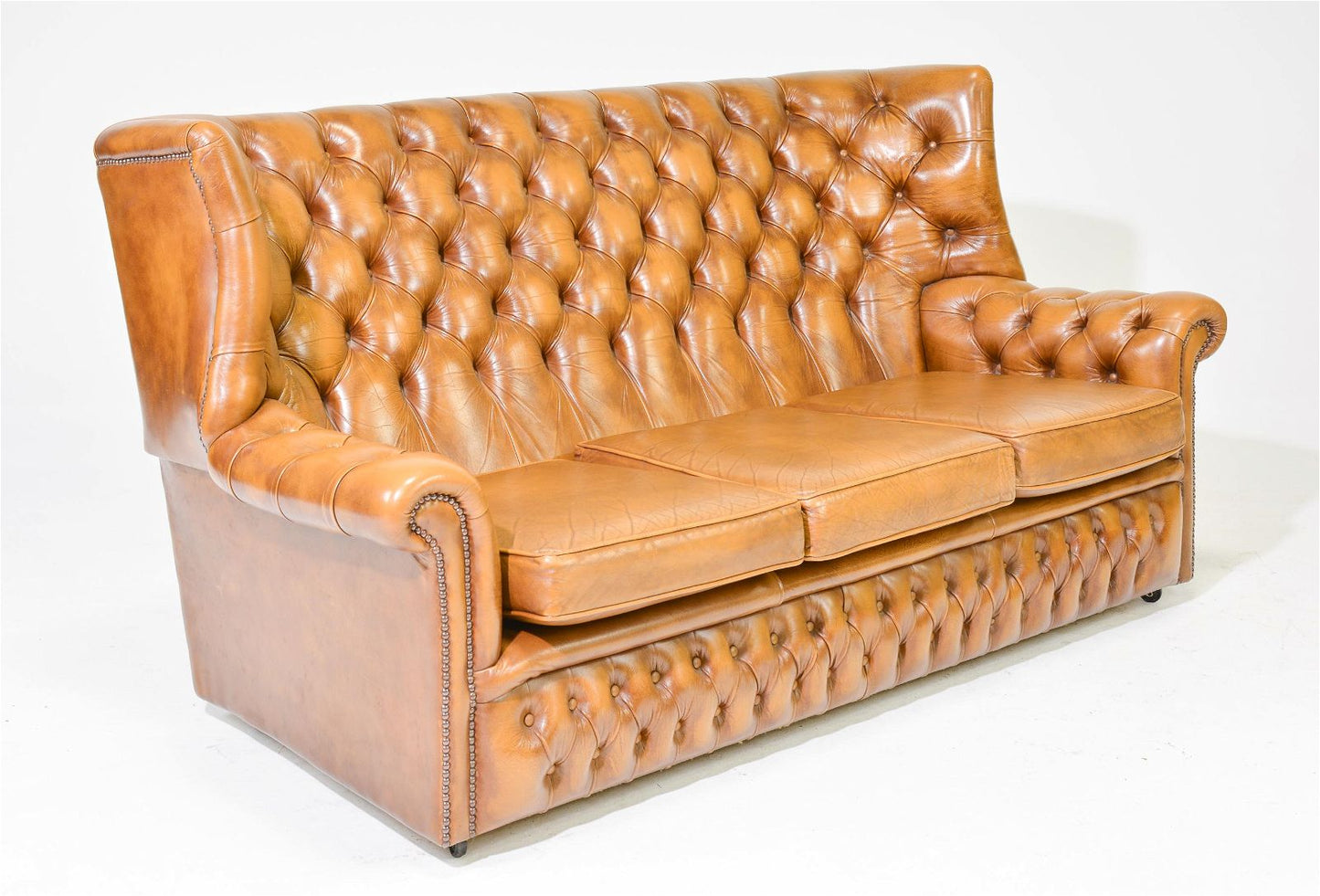 Brit. Chesterfield 73x40x37h