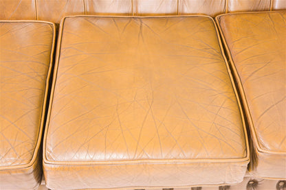 Brit. Chesterfield 73x40x37h