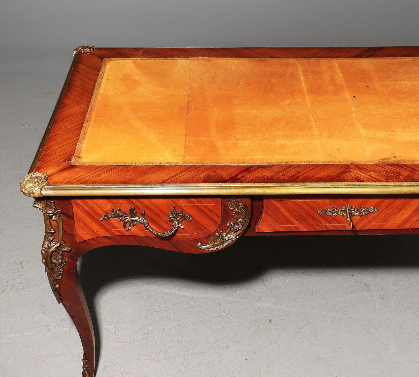 Louis XV Desk 62x33x30h