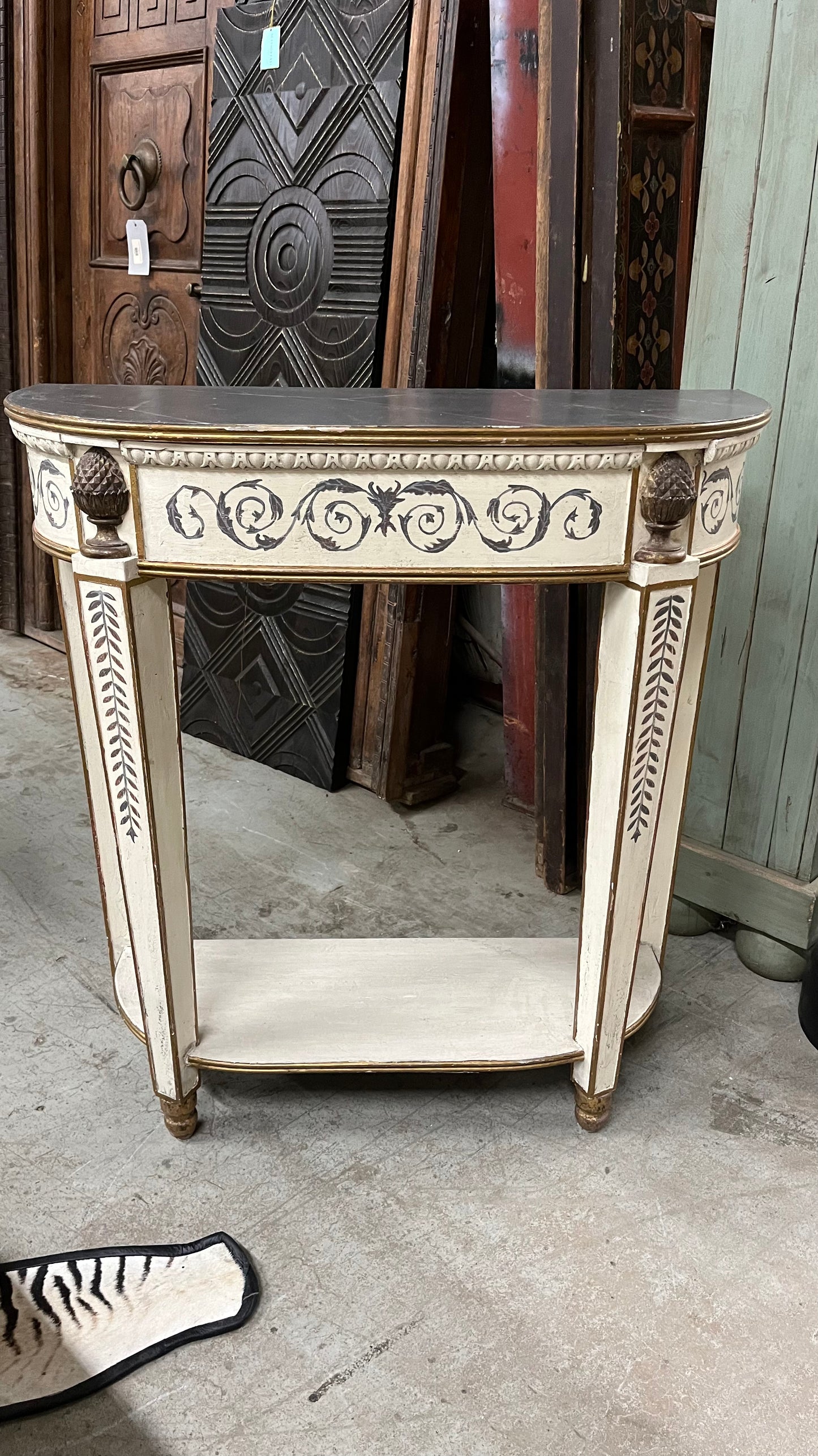 1920's Neocl. Console 35x14x35h